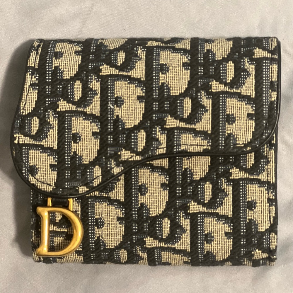 Saddle Lotus Wallet
Blue Dior Oblique Jacquard